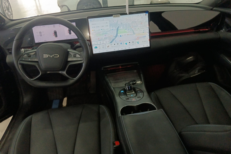 BYD Seal 2025 car image #12