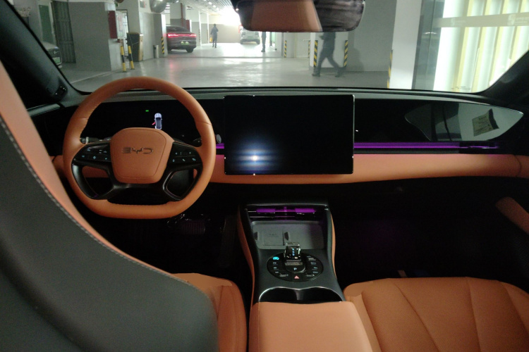 BYD Seal 2025 car image #12