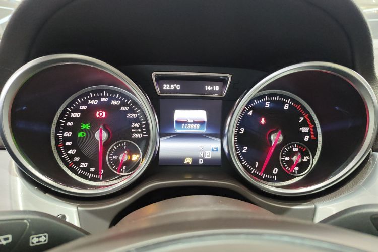 Mercedes-Benz GLS Class 2019 car image #12