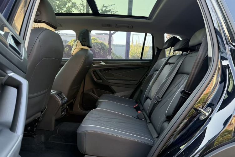 Volkswagen Tiguan L 2022 imagen de coche #12