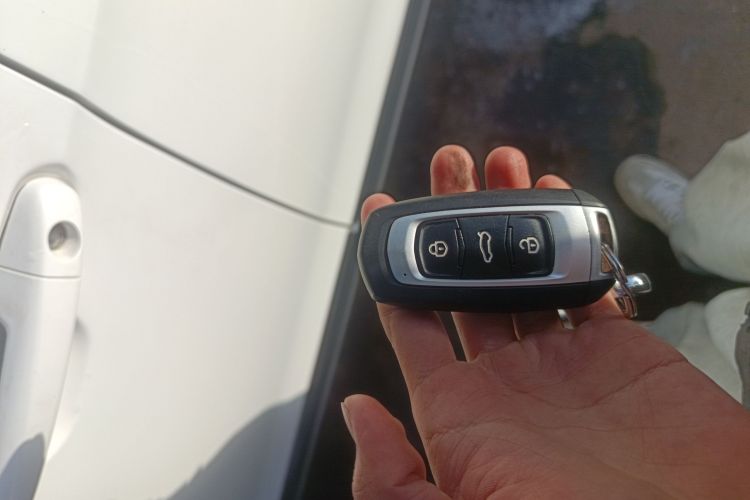 Vision X3 2018 image de voiture #12