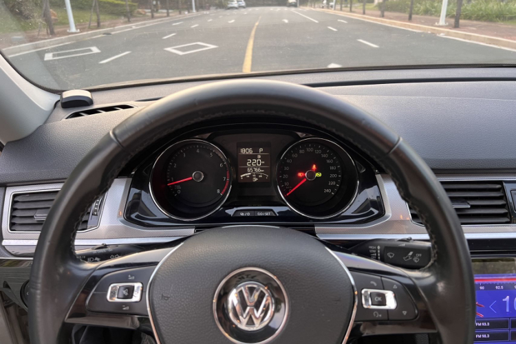 Volkswagen Bora 2018 car image #12