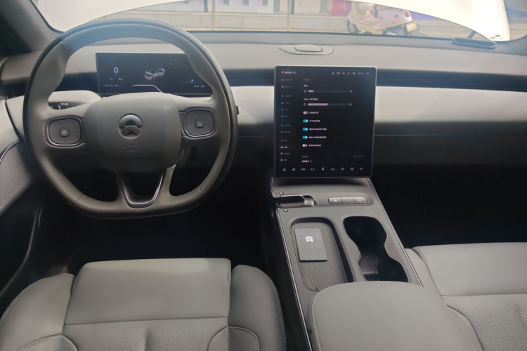 NIO ET5 2023 car image #12