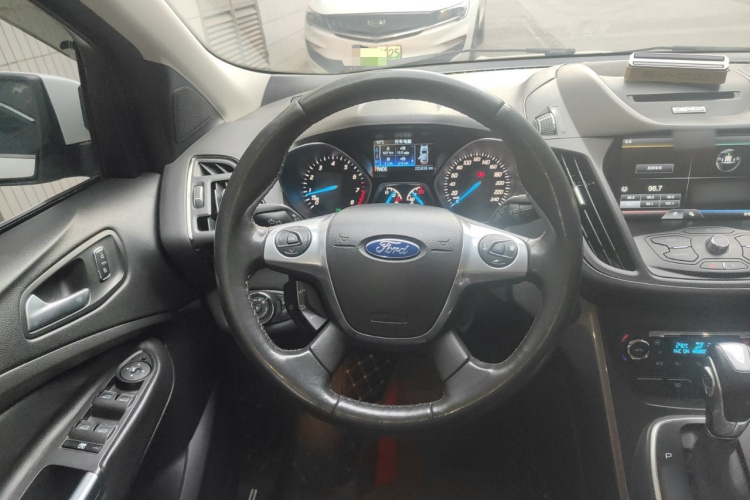 Ford Kuga 2014 car image #12