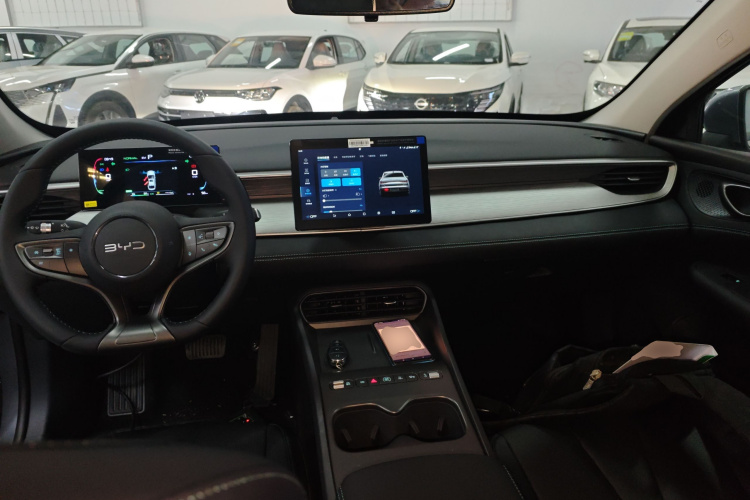BYD Seal 05 DM-i 2025 car image #12