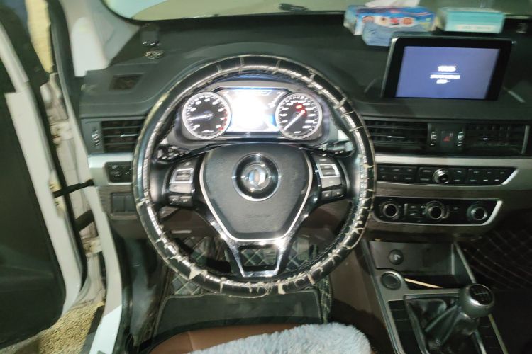 Forthing JOYEAR X6 2017 car image #12