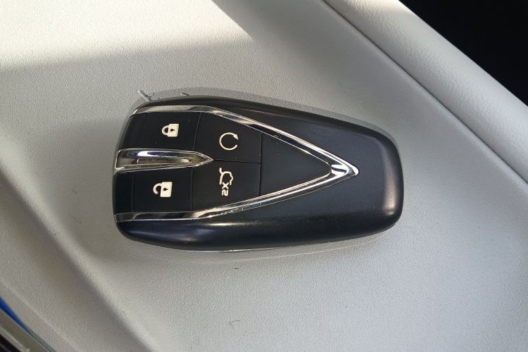 Changan UNI-Z PHEV 2024 car image #12