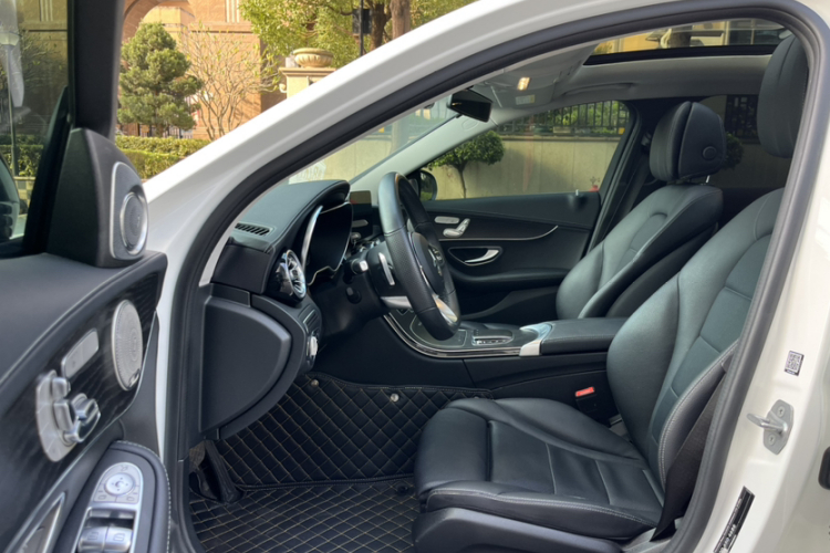 Mercedes-Benz C Class 2021 car image #12