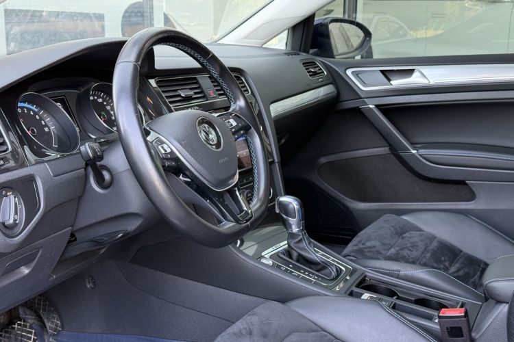 Volkswagen Golf Pure Electric 2020 #12 Volkswagen Golf Pure Electric 2020 car image #12