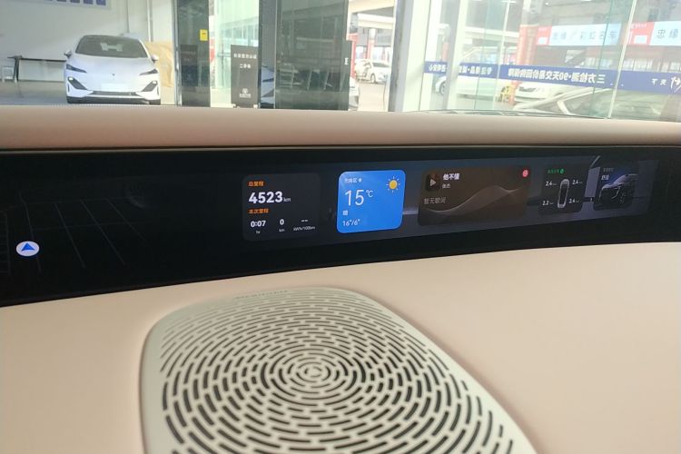 阿维塔 阿维塔07 2025 汽车图片 #12