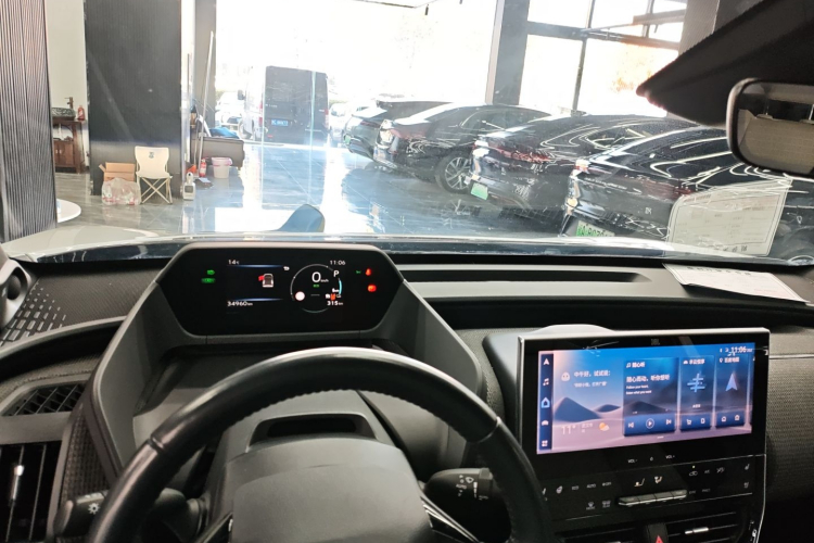 Toyota bZ4X 2022 immagine di auto #12