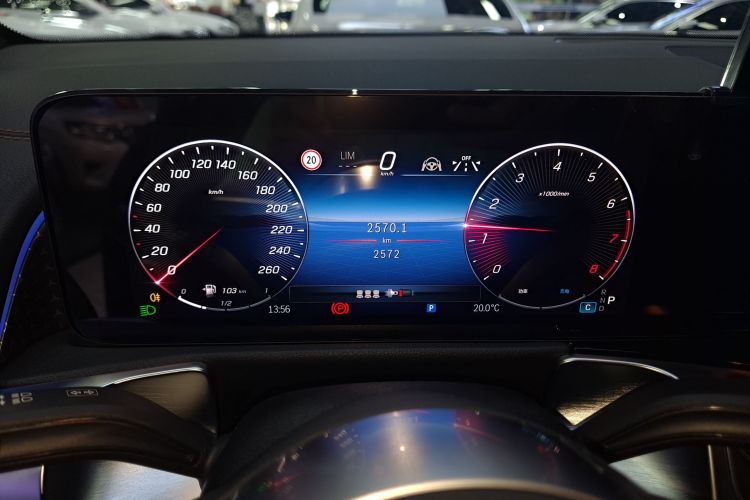 Mercedes-Benz GLB Class 2025 car image #12