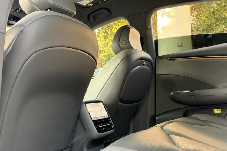 Xpeng G7 2025 #12 Xpeng G7 2025 car image #12