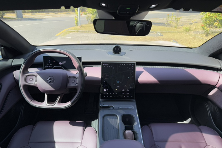 NIO ET5 2023 car image #12