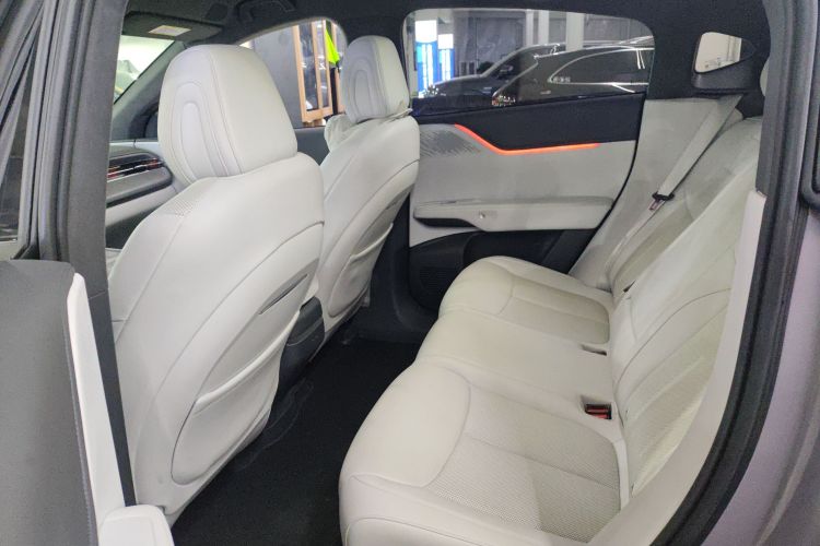 Xpeng G6 2025 صورة سيارة #12