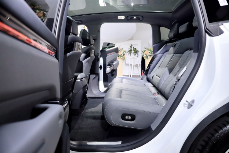 Zeekr 7X 2024 car image #12