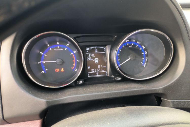 Forthing SX6 2018 car image #12