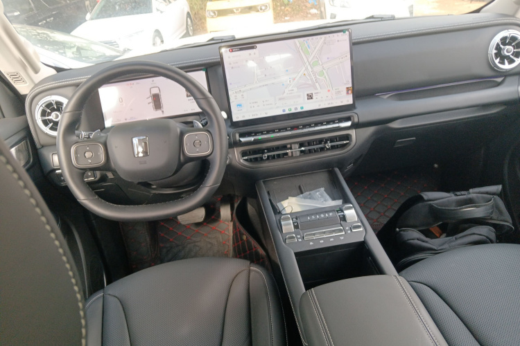 Tank 300 New Energy 2025 car image #12