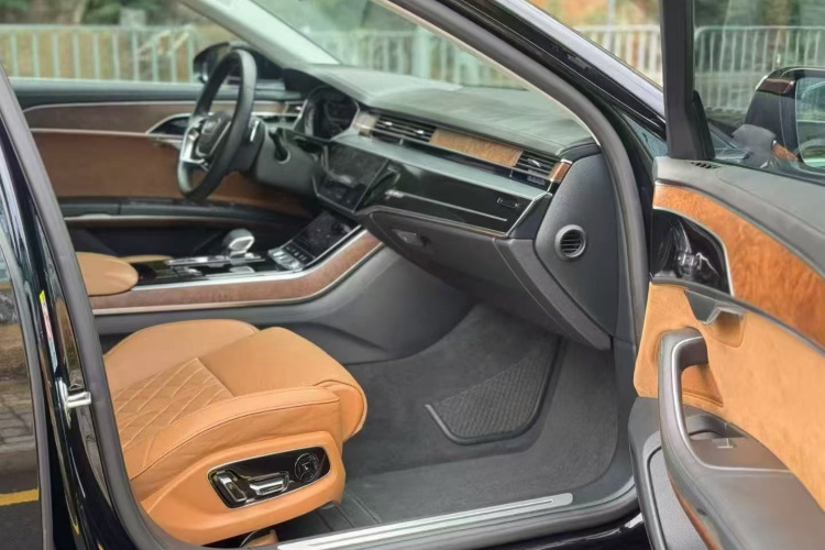 Audi A8 2020 car image #12