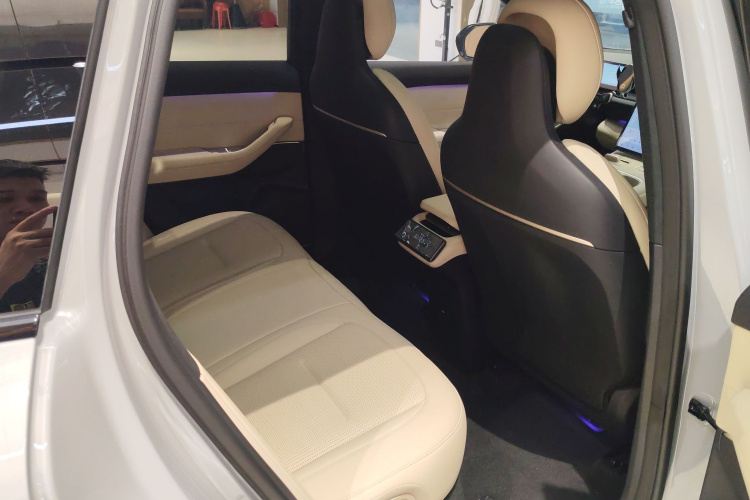 NIO ES6 2024 صورة سيارة #12