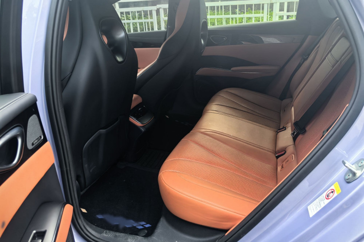 BYD Seal 2024 immagine di auto #12