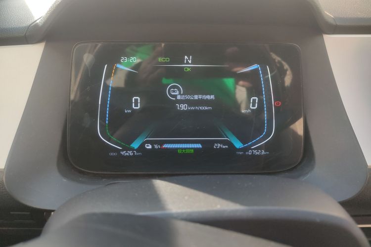 BYD e1 2019 car image #12