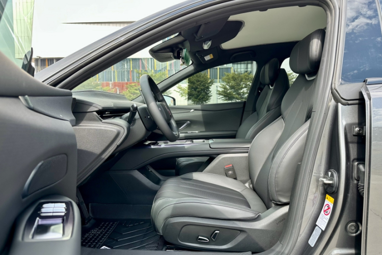 Deepal L07 2025 car image #12