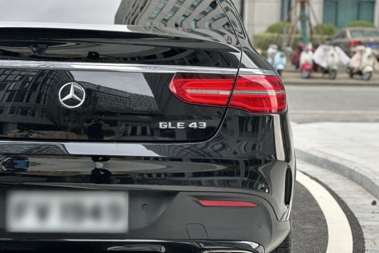 Mercedes-Benz GLE Coupe AMG 2017 #12 Mercedes-Benz GLE Coupe AMG 2017 car image #12