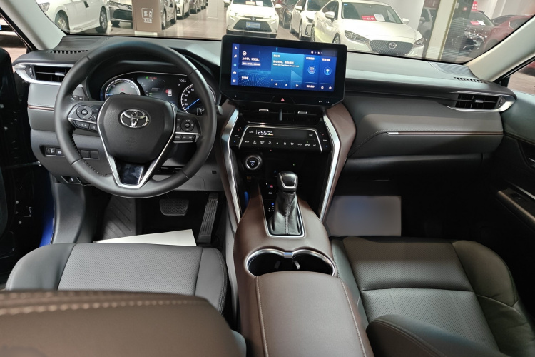 Toyota Harrier 2023 car image #12
