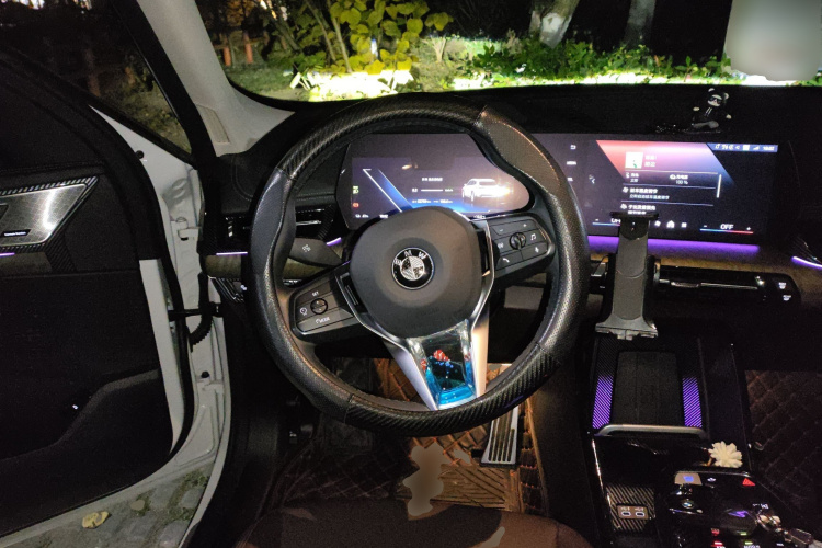 BMW iX1 2024 #12 BMW iX1 2024 car image #12