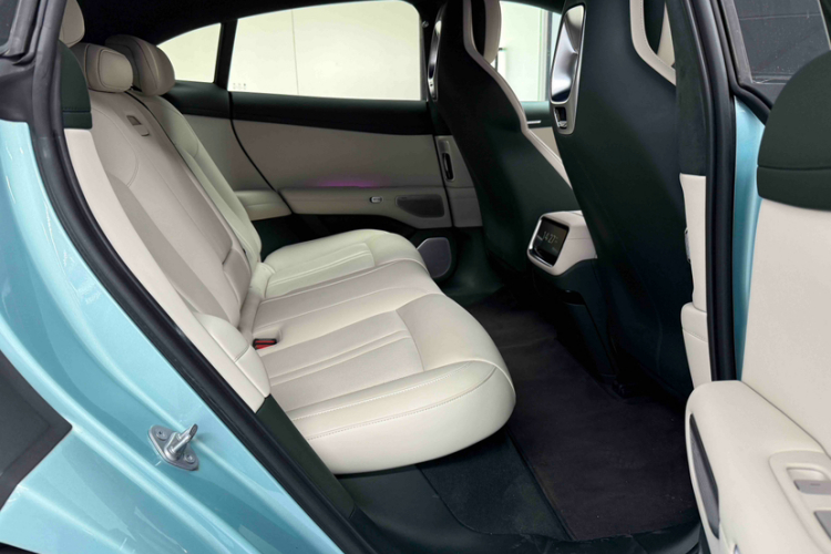 MI YU7 2025 #12 MI YU7 2025 car image #12