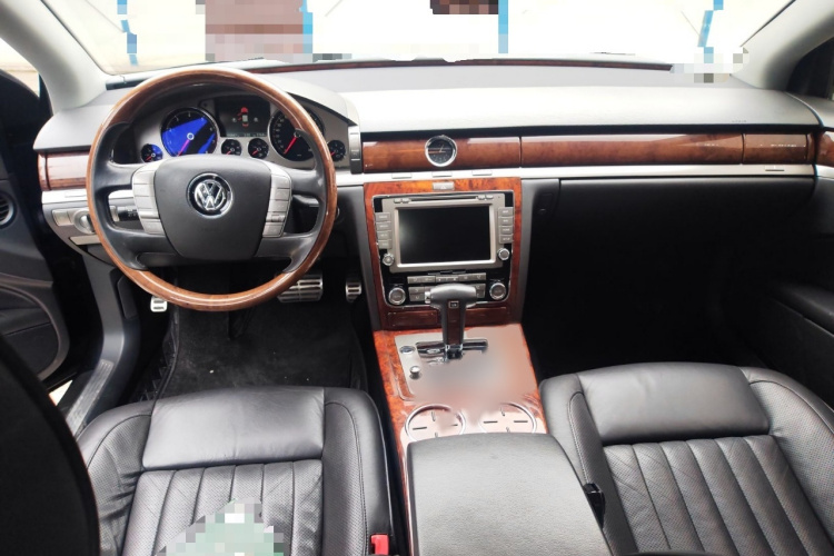 Volkswagen Pheaton 2011 immagine di auto #12