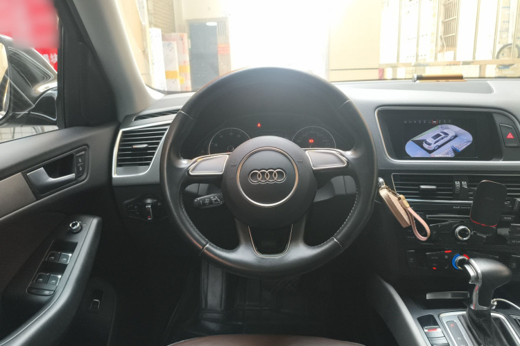 Audi Q5 2017 car image #12