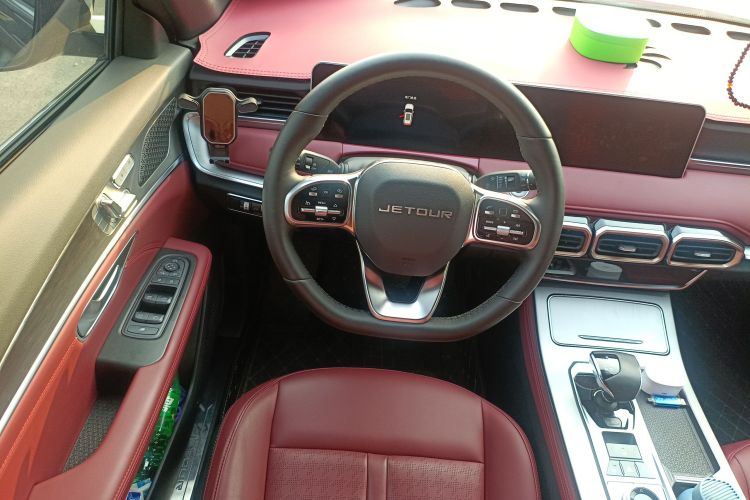 X70 PLUS 2025 #12 X70 PLUS 2025 car image #12