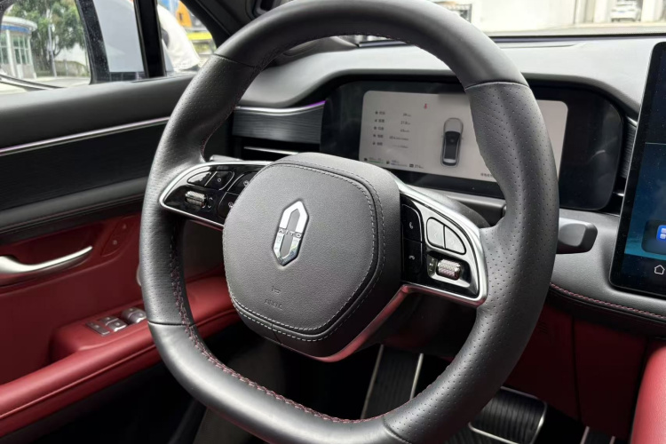 2024 car image #12