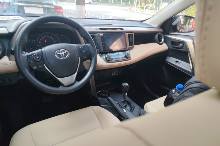 Toyota RAV4 2015 #12 Toyota RAV4 2015 car image #12
