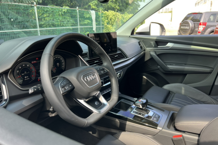 Audi Q5L 2022 car image #12