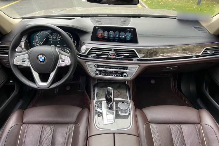 BMW 7 Series 2016 #12 BMW 7 Series 2016 car image #12