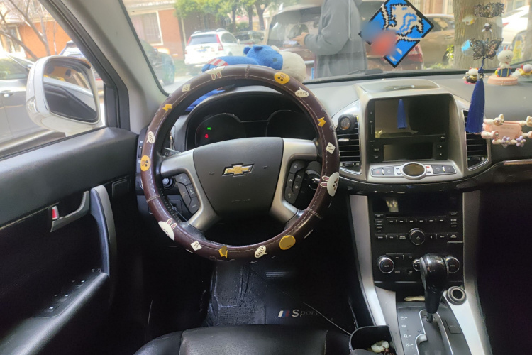 Chevrolet Captiva 2016 car image #12