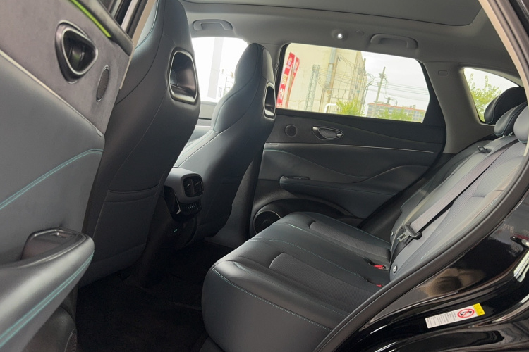 BYD Sea Lion 07 DM-i 2025 car image #12