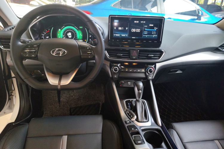 Hyundai Lafesta 2021 car image #12