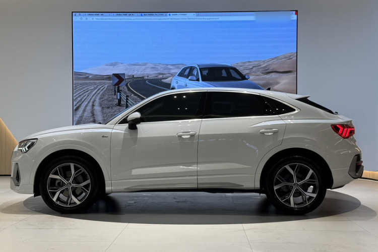 Audi Q3 Sportback 2021 car image #12