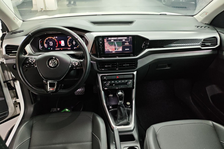 Volkswagen T-Cross 2019 #12 Volkswagen T-Cross 2019 car image #12