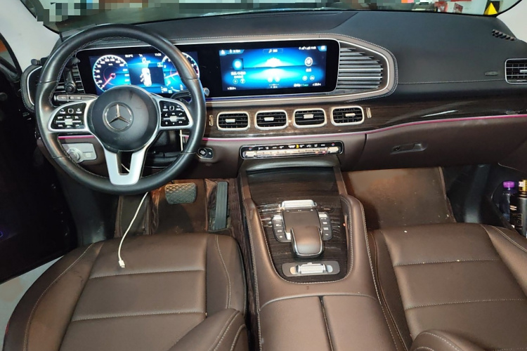 Mercedes-Benz GLE Class 2021 car image #12