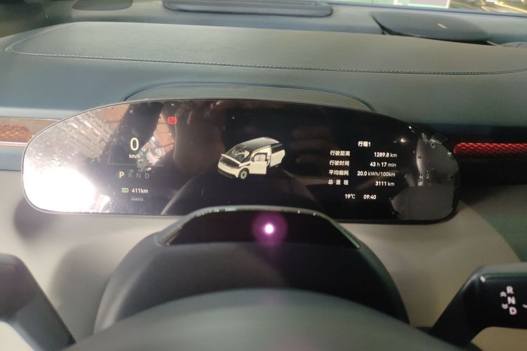 极氪 极氪MIX 2024 汽车图片 #12