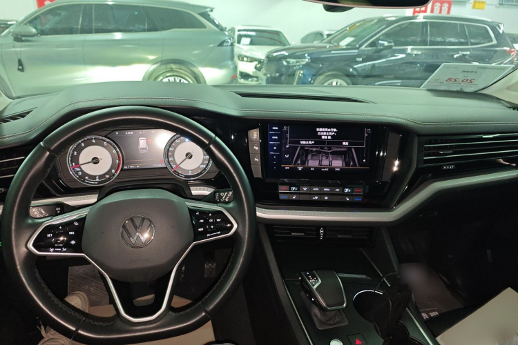 Volkswagen Touareg 2020 #12 Volkswagen Touareg 2020 car image #12