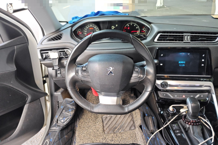 Peugeot 308 2019 #12 Peugeot 308 2019 car image #12