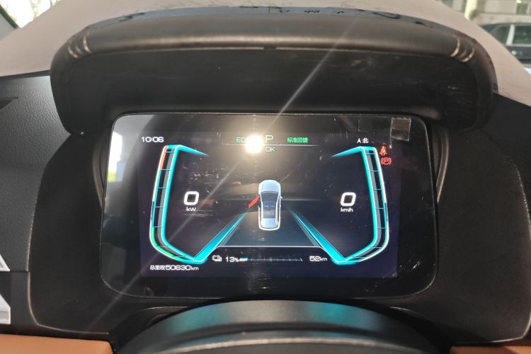 BYD e2 2022 immagine di auto #12