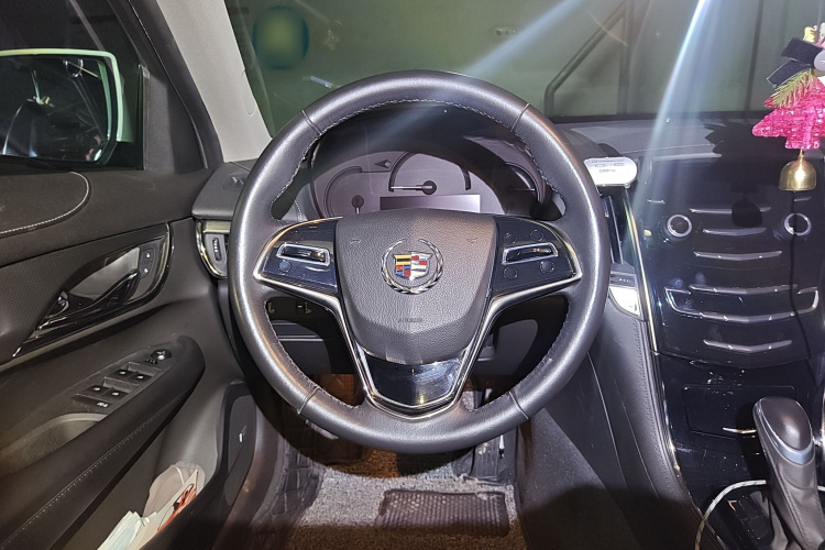 2015 car image #12