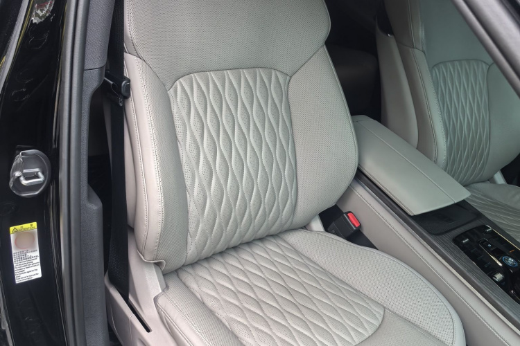 BYD Han 2024 #12 BYD Han 2024 car image #12